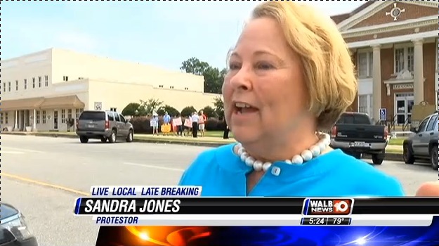 625x350 Sandra Jones, Colquitt County landowner, in Stills from WALB about Leesburg pipeline hearing, by John S. Quarterman, for SpectraBusters.org, 10 July 2014