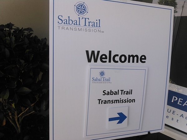 600x450 Echoing Sabal Trail signs, in SpectraBusters leaflets Sabal Trail in Live Oak, by John S. Quarterman, for SpectraBusters.org, 21 April 2016