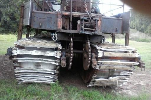 512x338 Picture, treads of vehicle, in Etowah River boring incident, Transco Dalton Expansion Project pipeline, by Troy Harris for Gene Hill, for SpectraBusters.org, 27 April 2016