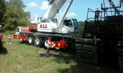 480x288 Picture, drilling equipment, in Etowah River boring incident, Transco Dalton Expansion Project pipeline, by Troy Harris for Gene Hill, for SpectraBusters.org, 27 April 2016